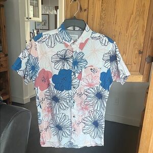 Sovereign Code Blue and Pink Floral Men's Shirt. Excellent condition never worn